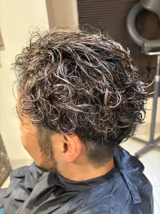 ショート カラー パーマ メンズ😎モテヘア ♠️しおり♠️のヘアスタイル