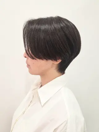 ショート カラー 齋藤 愛美のヘアスタイル