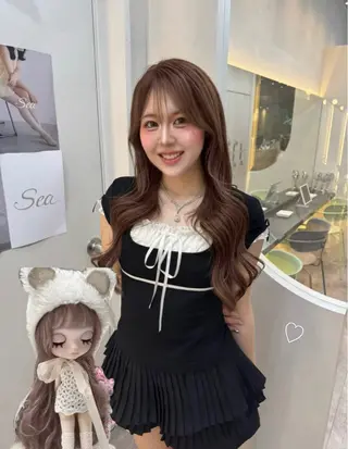 ロング カラー ヘアアレンジ 純欲韓国ワンホン🤍 𝑌𝑢𝑖🤍のヘアスタイル