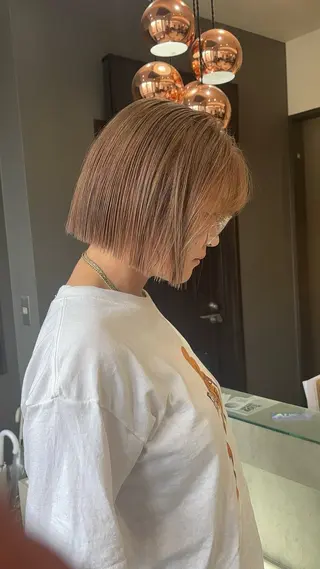 ミディアム 顔まわりレイヤー/諒 オリーブカラー/天神のヘアスタイル