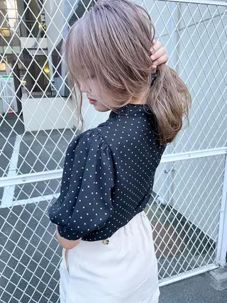ミディアム カラー ヘアアレンジ 🫧透明感/ツヤ髪/ ベージュ いちご🍓のヘアスタイル
