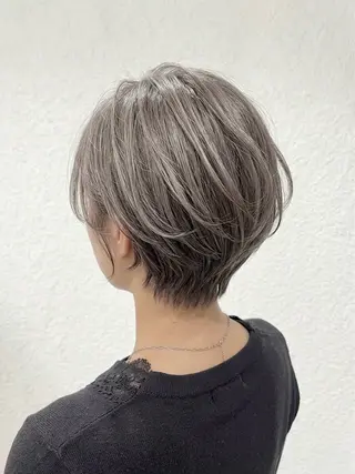ショート カラー 🩶透明感｜レイヤー ｜Honoka🩶のヘアスタイル