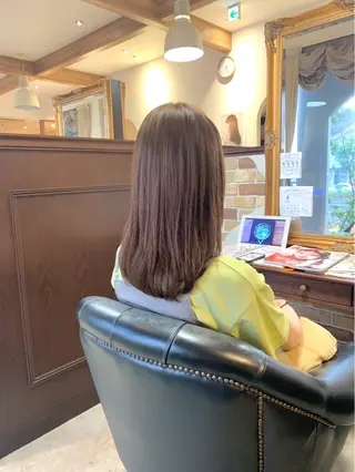 セミロング 安中 莉椰のヘアスタイル