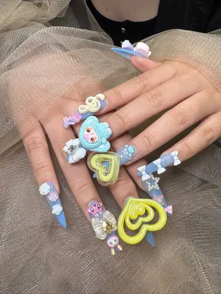 ネイル NGUYEN VAN DONGのネイルデザイン