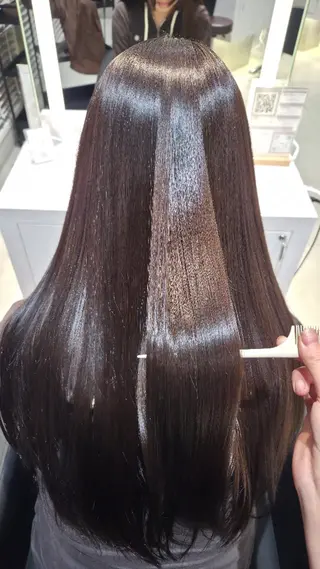 ロング カラー 赤岩 咲希のヘアスタイル