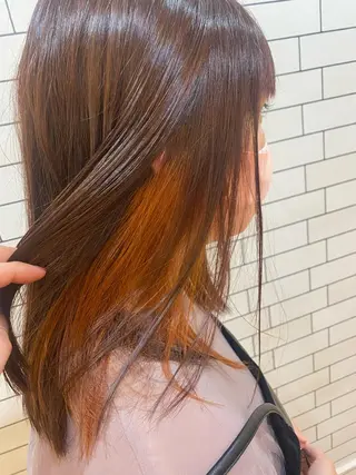 セミロング カラー TAI透明カラー 柔らかい縮毛矯正のヘアスタイル
