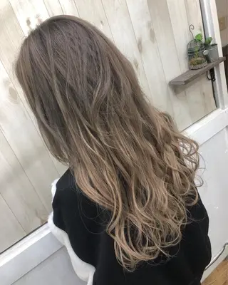 ロング Loob.TOKYO MIYA🌈のヘアスタイル