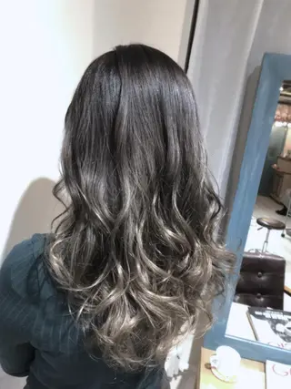 ロング カラー パーマ ヘアアレンジ メンズ キッズ ネイル マツエク・マツパ バレイヤージュ/ 髪質改善/渡邉悟🌱のヘアスタイル