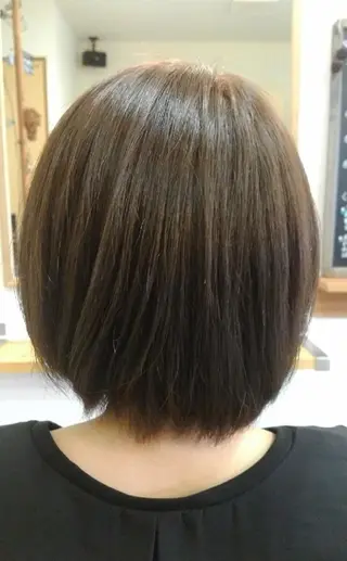 カラー 三ツ井 淳華のヘアスタイル