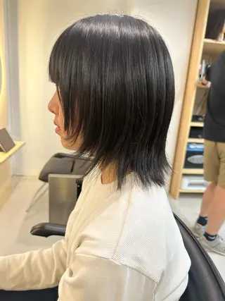 ミディアム 深見 真由のヘアスタイル