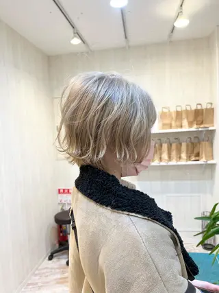 ショート カラー 佐藤史哉* 韓国レイヤー赤み除去のヘアスタイル