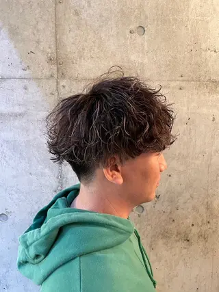 ショート カラー パーマ メンズ 🎨デザイン🥇 美髪・艶髪 日暮千敬のヘアスタイル