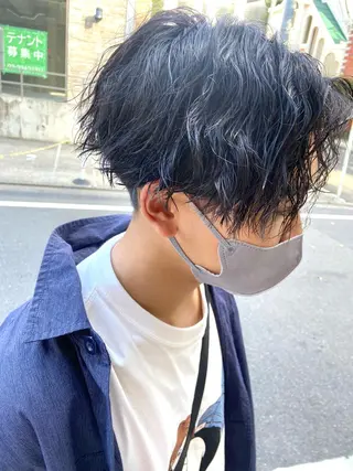 メンズ ショート/ウルフ ハイトーン/カイセイのヘアスタイル