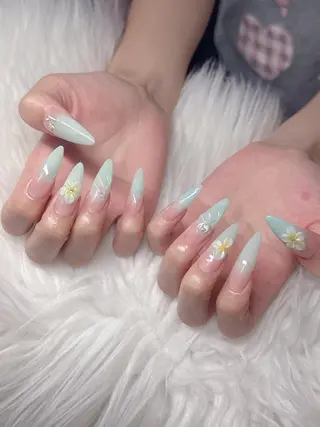 ネイル Lee Nailsのネイルデザイン