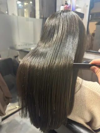 ロング TAKAMI 髪と爪を同時に施術のネイルデザイン