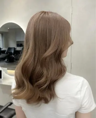 ロング カラー saho😶️️꙳⟡ ミルクティーベージュのヘアスタイル