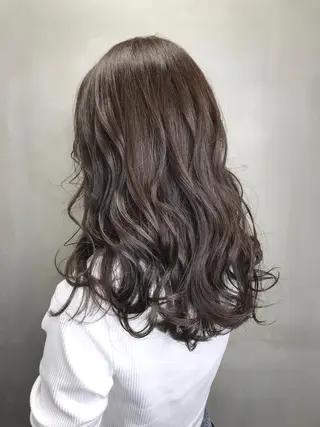 セミロング カラー 【透明感、艶髪】西村 有司のヘアスタイル
