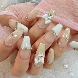 ネイル nail salon e'mu💐のネイルデザイン