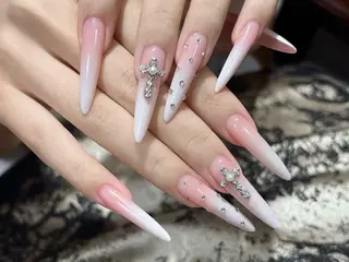 ネイル Queenie 🦋のネイルデザイン