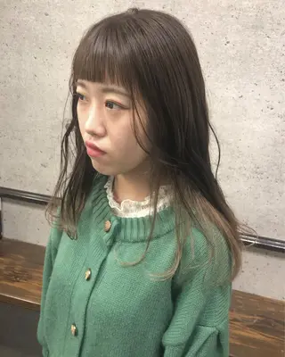 ロング カラー 江原 彩華のヘアスタイル