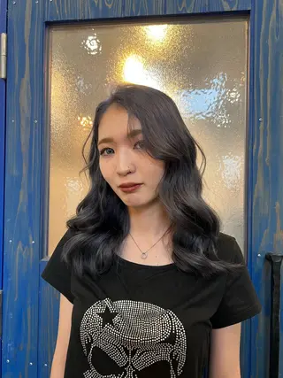ミディアム カラー Liere Muuのヘアスタイル