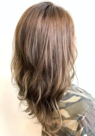 セミロング カラー FLAGS YAMATOのヘアスタイル