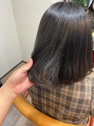 ミディアム カラー サプリームヘア 飯田みち瑠のヘアスタイル