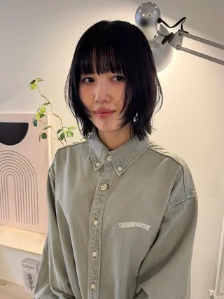 ショート MIU/ルーツカラー 顔まわりレイヤーのヘアスタイル