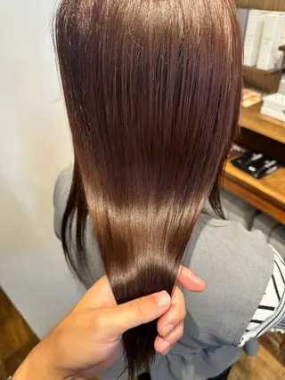 セミロング カラー なるお 髪質改善ストレートのヘアスタイル