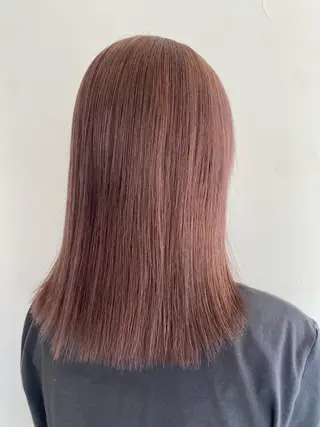 セミロング カラー neu. reinaのヘアスタイル