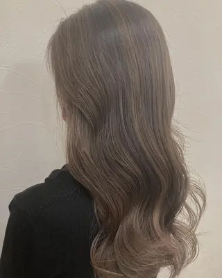 カラー Misirlou Hairのヘアスタイル