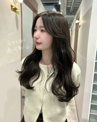 ロング カラー SALOWIN栄 三丁目 木戸里実のヘアスタイル