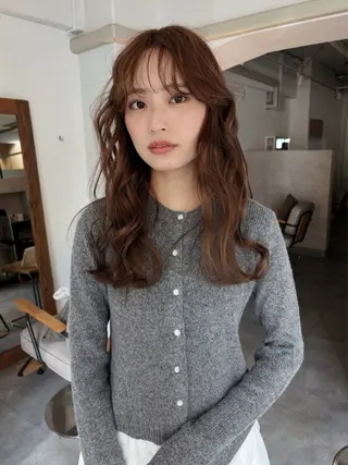 カラー サトウ ナナのヘアスタイル