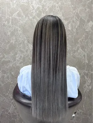 ロング 横田 ひかるのヘアスタイル
