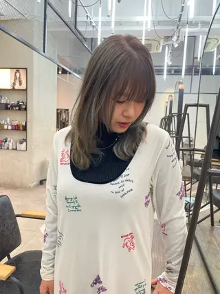 カラー 🎀ボブ+ハイトーン シュカ👶🏻のヘアスタイル