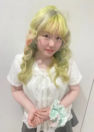 ロング 🫧ハイトーンカラー / RINA🩵のヘアスタイル