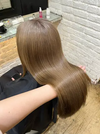 ロング カラー 柳井 遥伽のヘアスタイル