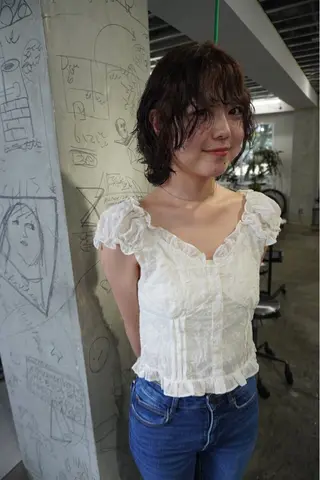 ミディアム カラー パーマ ヘアアレンジ デザインカラー/ボブ ブリーチカラー/ユリのヘアスタイル