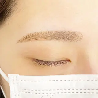カラー アイブロウ elblink risaのマツエク・マツパデザイン