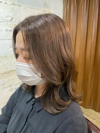 ミディアム カラー 【韓国レイヤー特化 ハッシュカット】のヘアスタイル