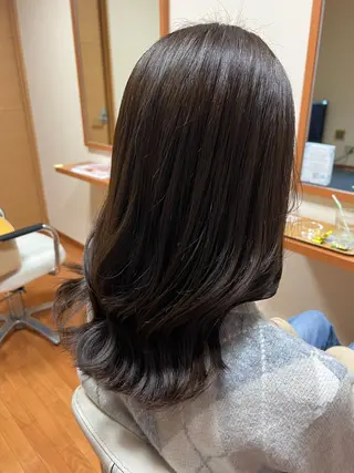 セミロング カラー NATURAL MOMOMIのヘアスタイル
