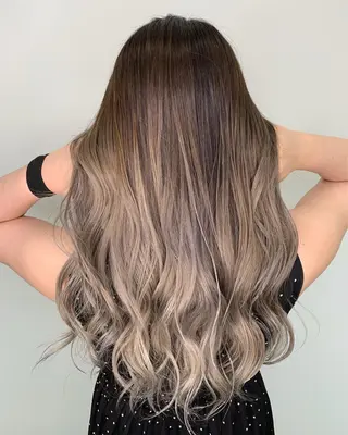 ロング 山田 絵里菜のヘアスタイル