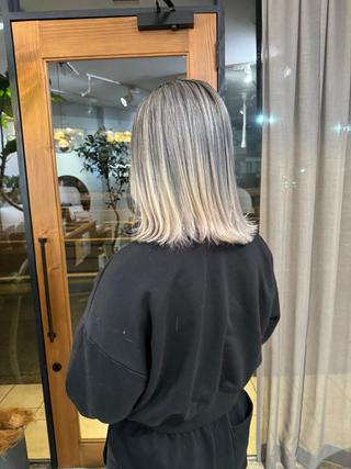 ミディアム 岸川 恭子のヘアスタイル