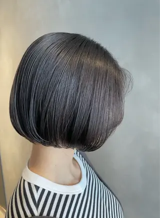 ショート カラー 長谷川 沙紀のヘアスタイル