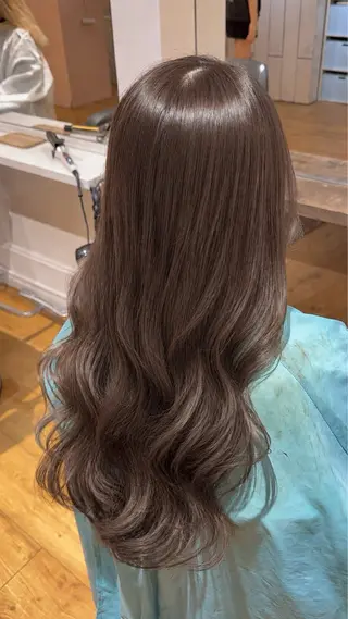 ロング カラー 関 彩花のヘアスタイル