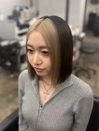 セミロング 新宿💜ブリーチ 🩷HIKARUのヘアスタイル