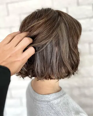 ミディアム カラー Style Tのヘアスタイル