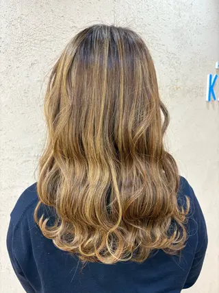ロング KAZU satokoのヘアスタイル
