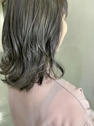 セミロング 吉村 夏椰のヘアスタイル