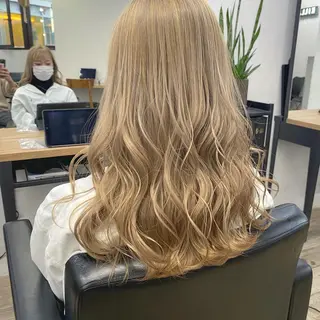 セミロング カラー ヘアアレンジ ブリーチダブルカラー 元町三宮/三ノ宮のヘアスタイル